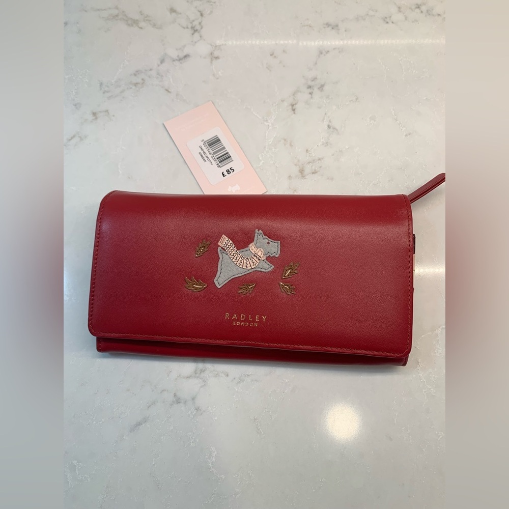NEW Radley London Red Wallet with Dog Autumn Leaf Motif​